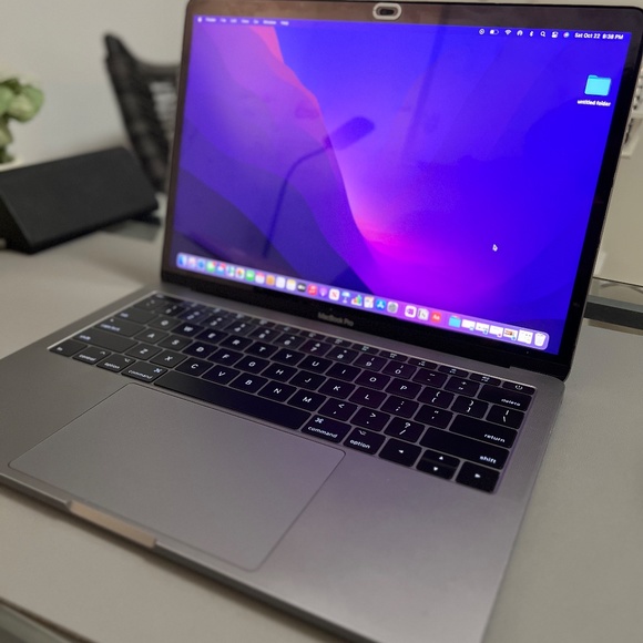 13-Inch MacBook Pro (2017 Edition) - Picture 1 of 4